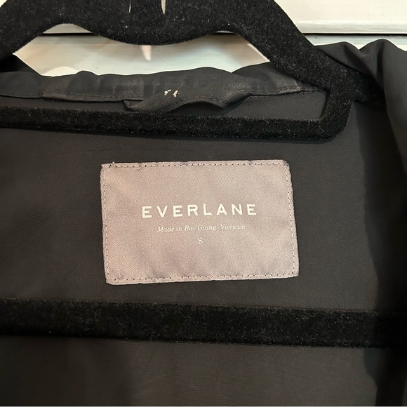 Everlane Lightweight Anorak - Picture 2 of 6